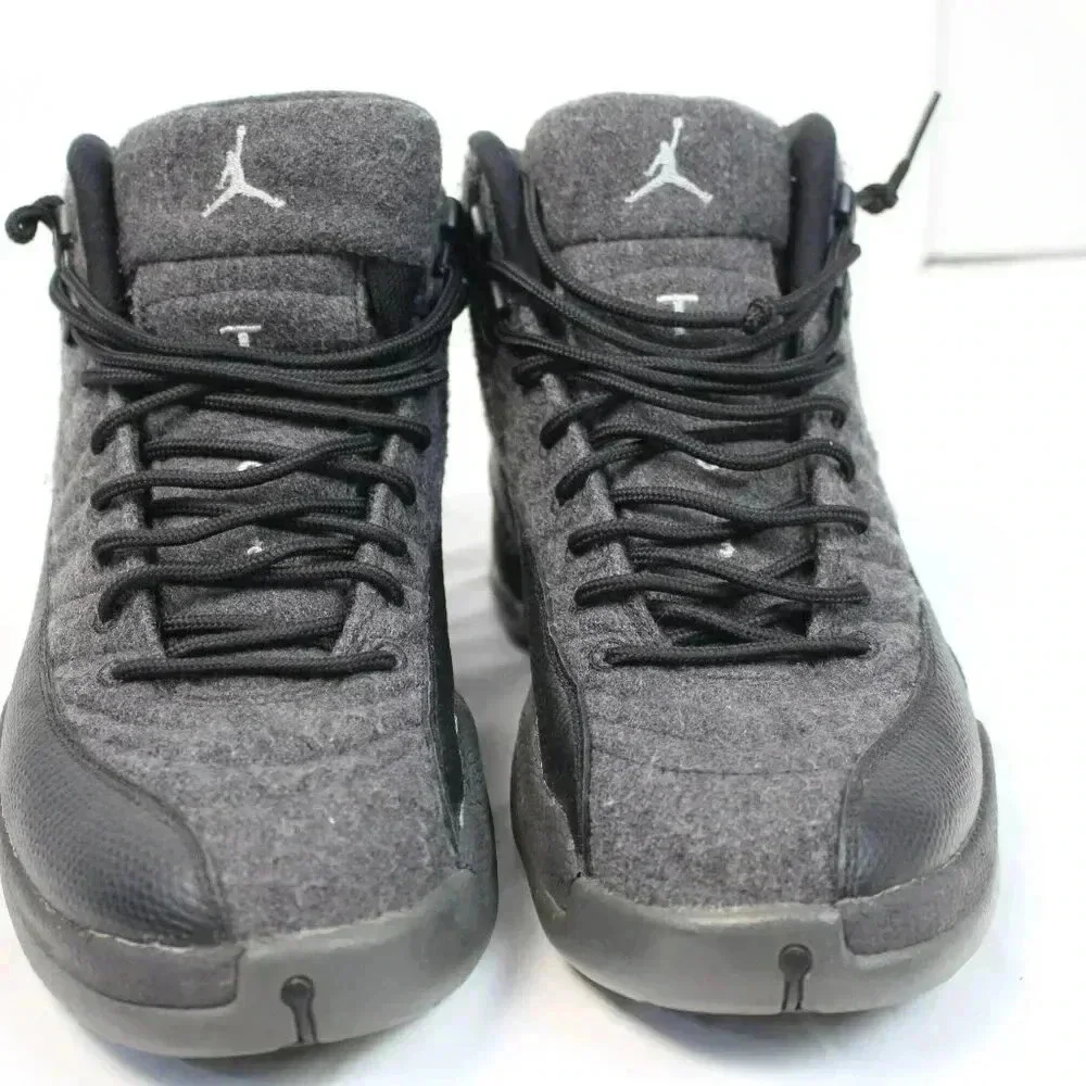 Jordan men gray